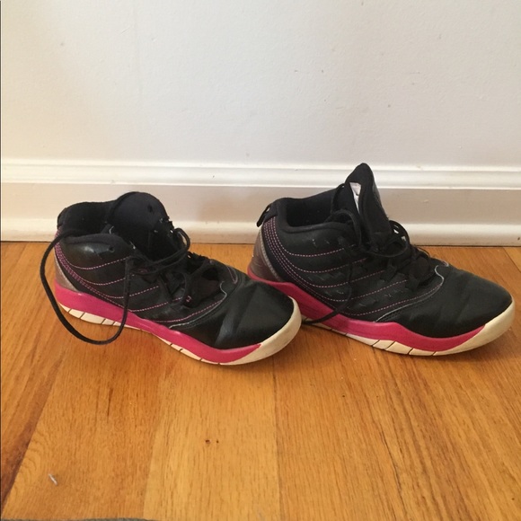Jordan shoes for girls - Picture 2 of 2